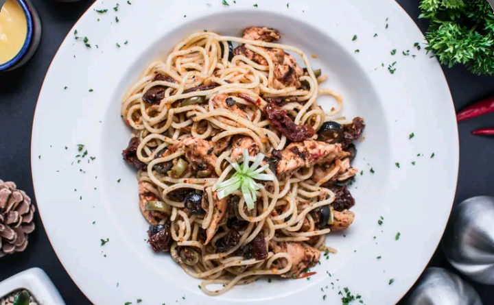 SPAGHETTI OGLIO OLIO with Grill Chicken