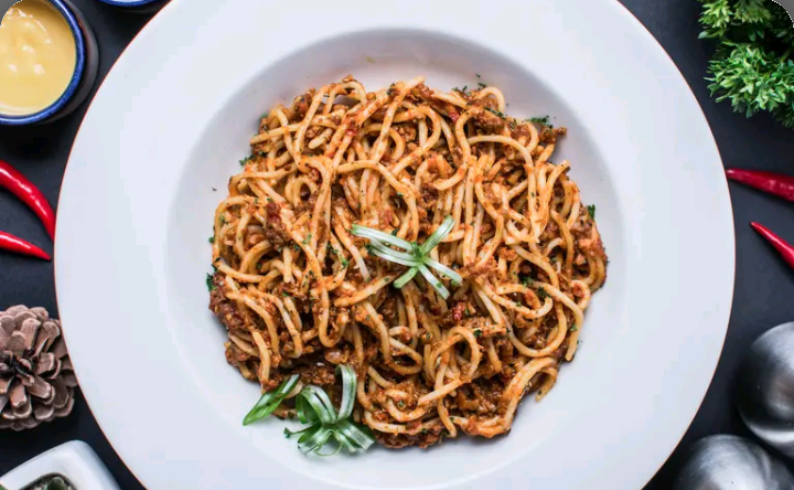 SPAGHETTI BOLOGNESE