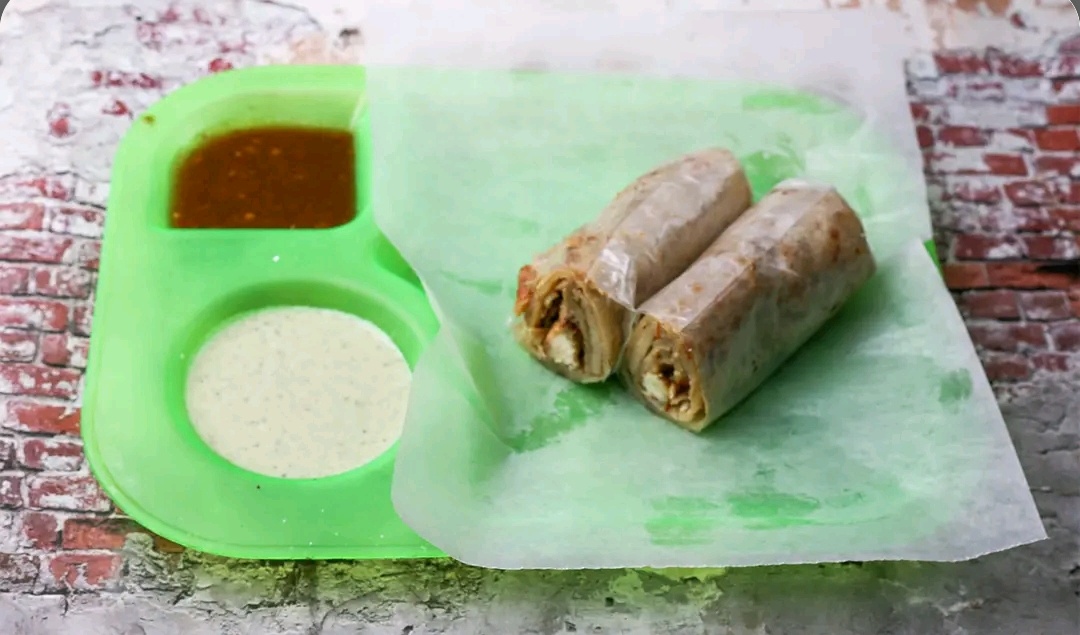 Chicken Cheese Paratha Roll