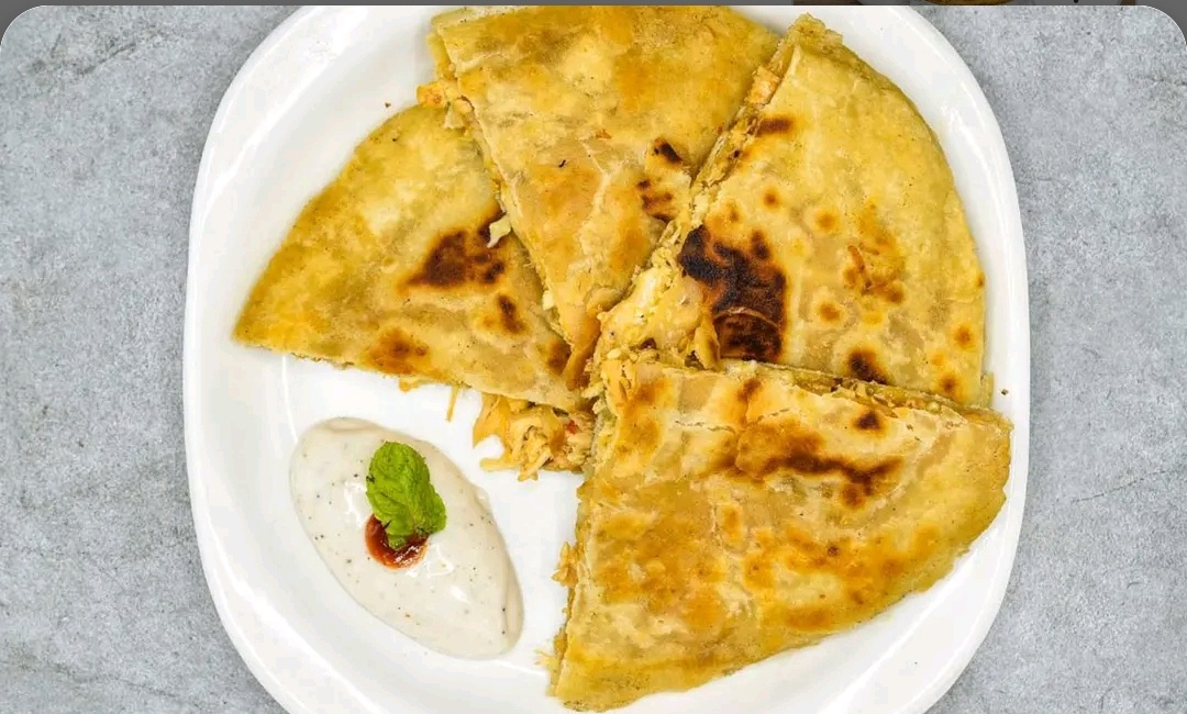 Special Pizza Zaitoon Paratha