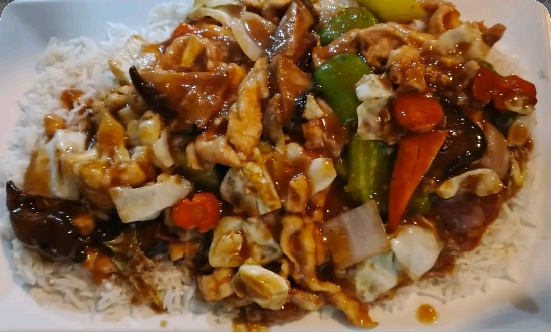 93  Steamed Rice with Chicken and Mushroom
