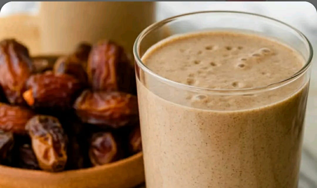 Dates & Almond Shake